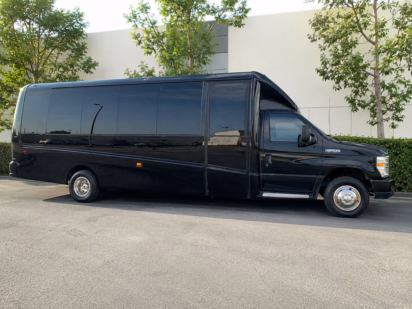 employee shuttle buses for meriden s corporate campuses and office parks