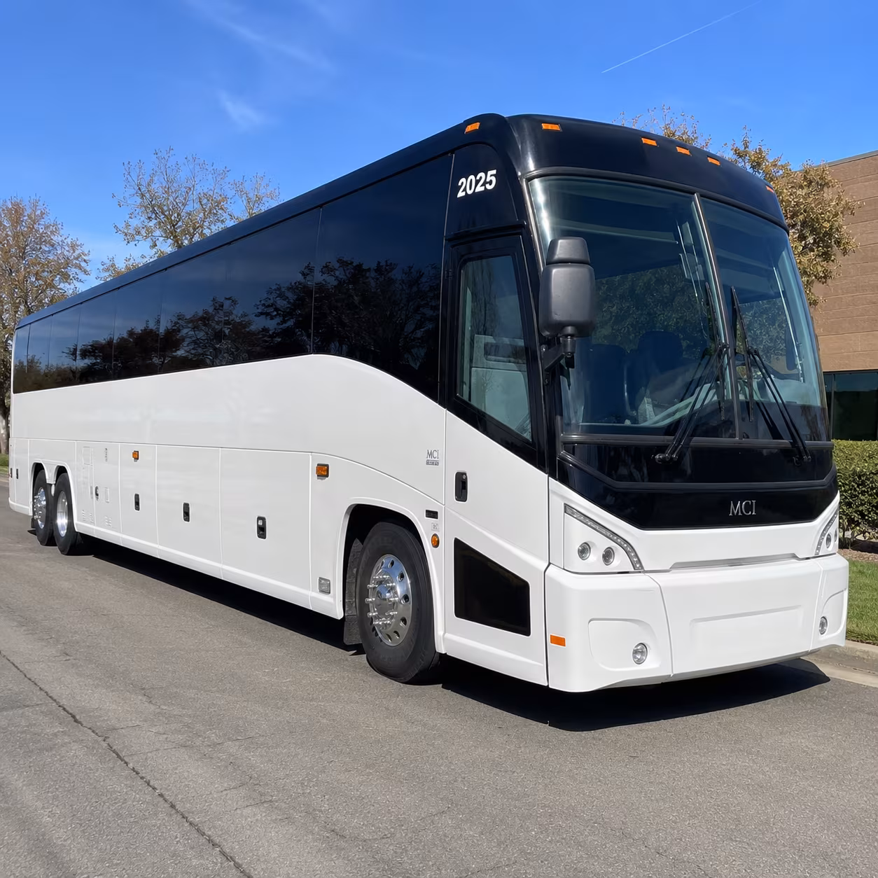 employee shuttle buses for meriden s healthcare and medical campuses
