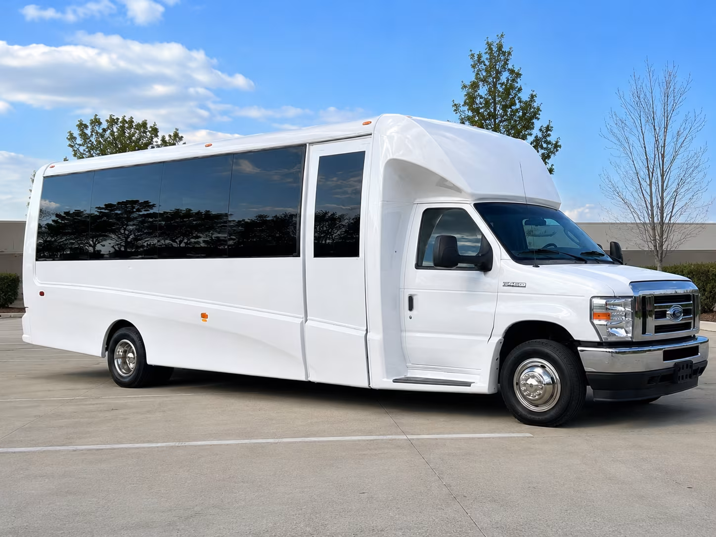 hotel to venue shuttle buses for meriden corporate conferences