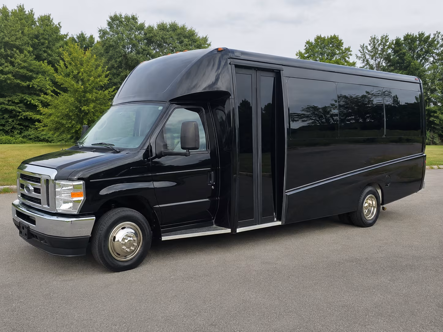 sprinter van and limo bus rentals for meriden prom couples